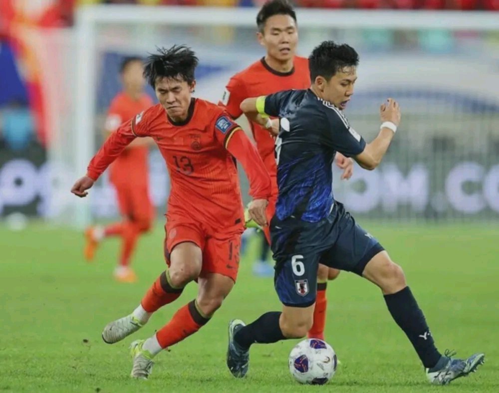 包含国内职业足球比赛赛程激烈,球员们拼尽全力的词条 包含国内职业足球比赛赛程激烈,球员们拼尽全力的词条