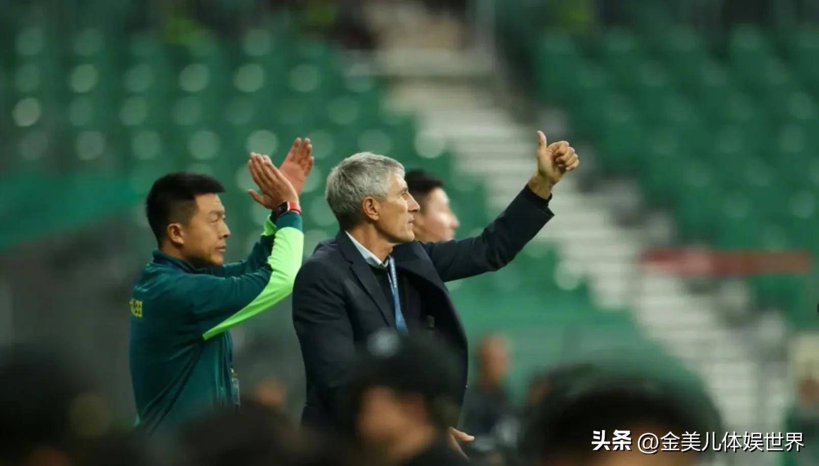 冷静应对！球员在比赛中面对突发情况展现出冷静的简单介绍