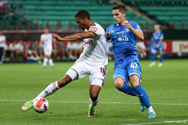 包含莫斯科火车头力压对手，登顶小组积分榜的词条