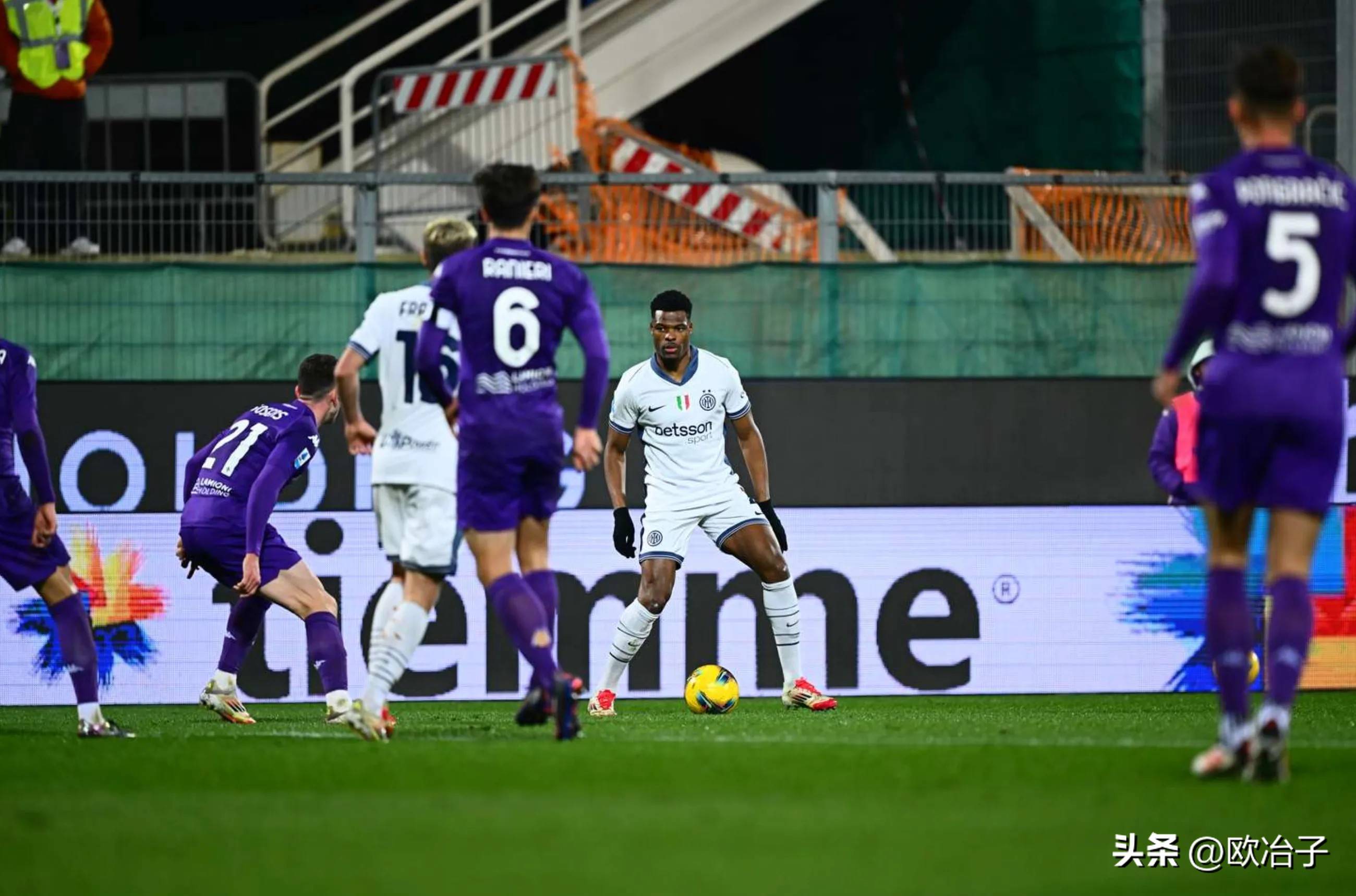 国际米兰不敌佛罗伦萨，遭遇失利