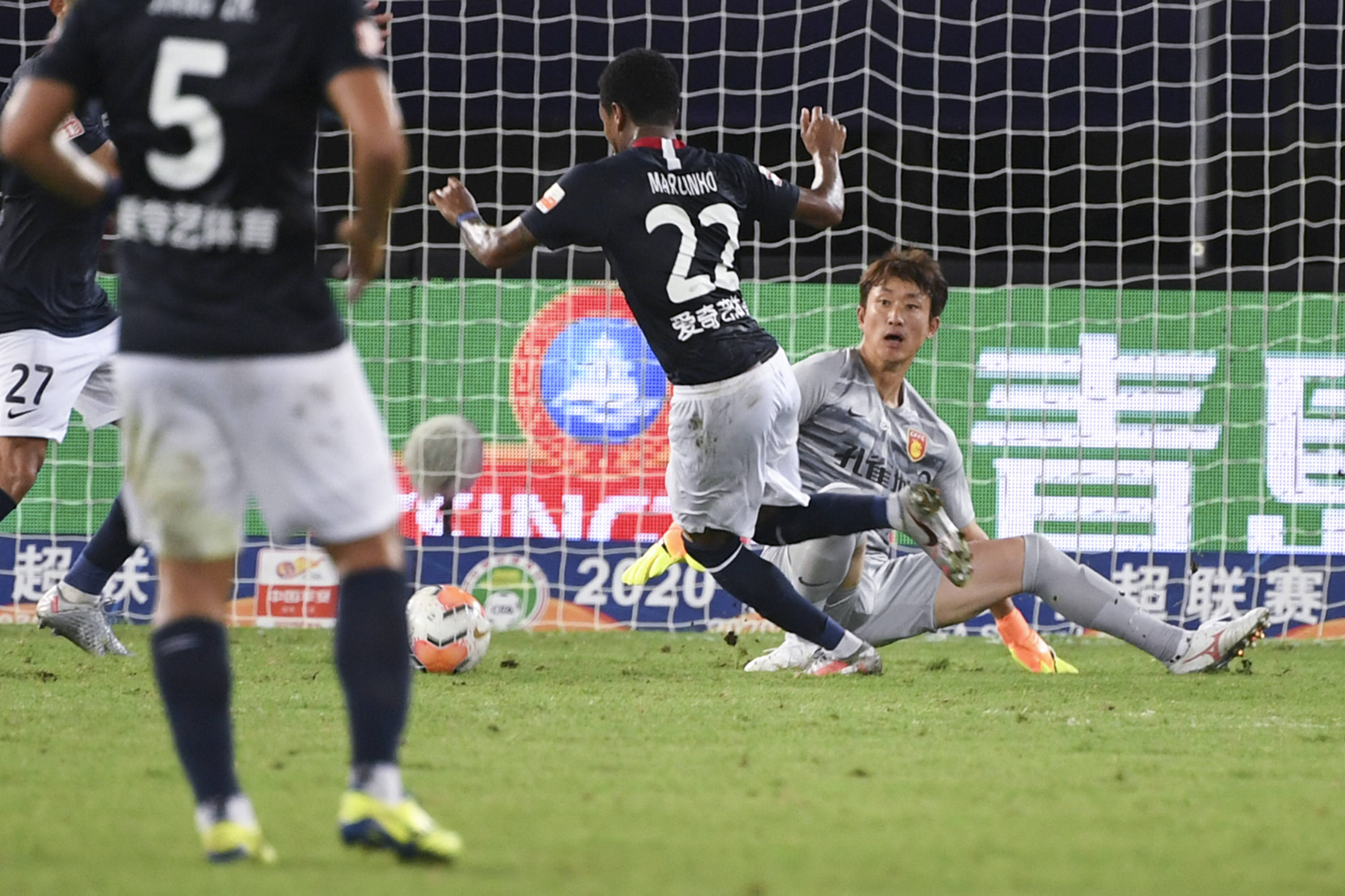 河北华夏幸福主场战平深圳佳兆业，双方难分胜负的简单介绍