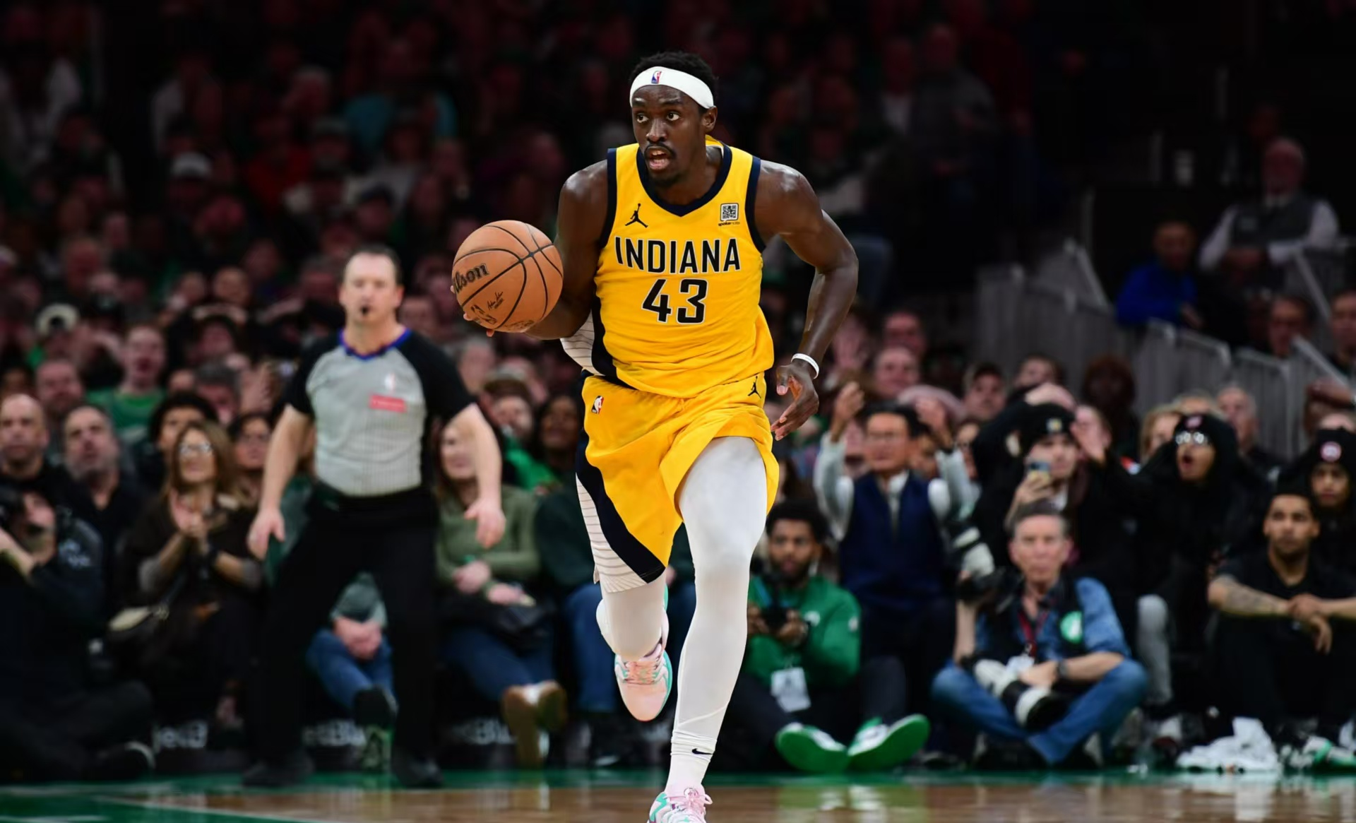 包含步行者主教练突发心脏病，暂时缺席比赛的词条