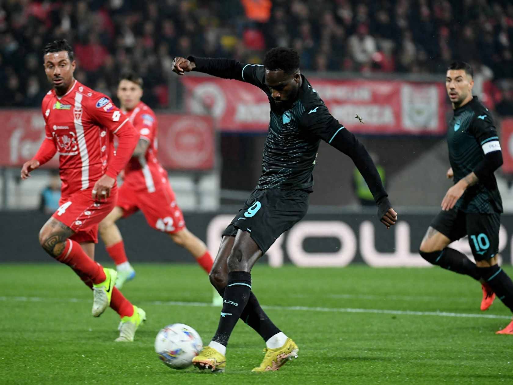 拉齐奥主场逼平对手，防守稳固