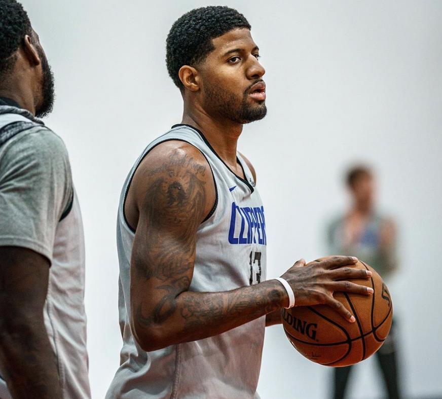 那不勒斯球员因新冠肺炎检测呈阳性，将暂停训练和比赛