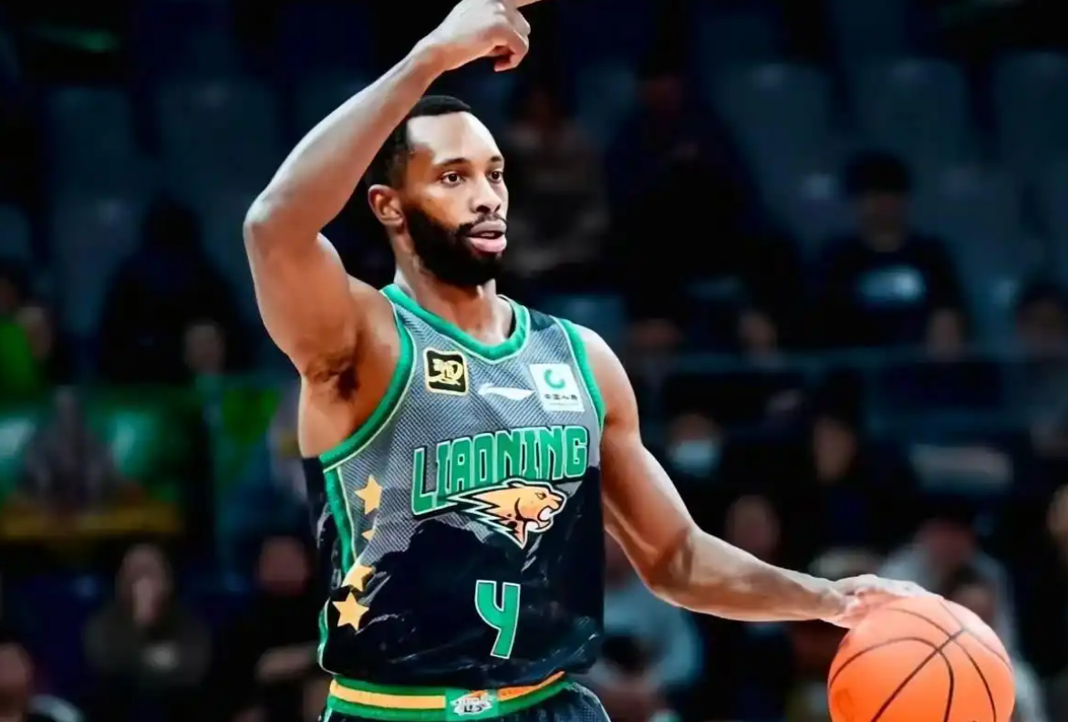 澳大利亚篮球明星遭遇伤病，球队面临考验