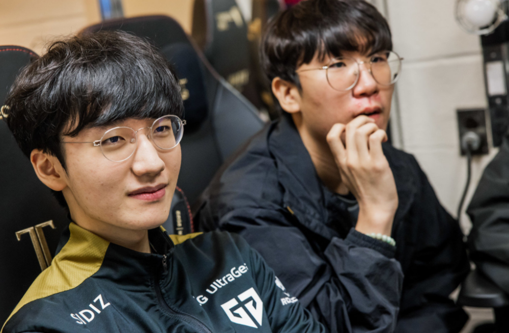 SHR险胜DK，Chovy操刀奇招英雄翻盘宿敌对决淘汰赛，技惊四座的简单介绍